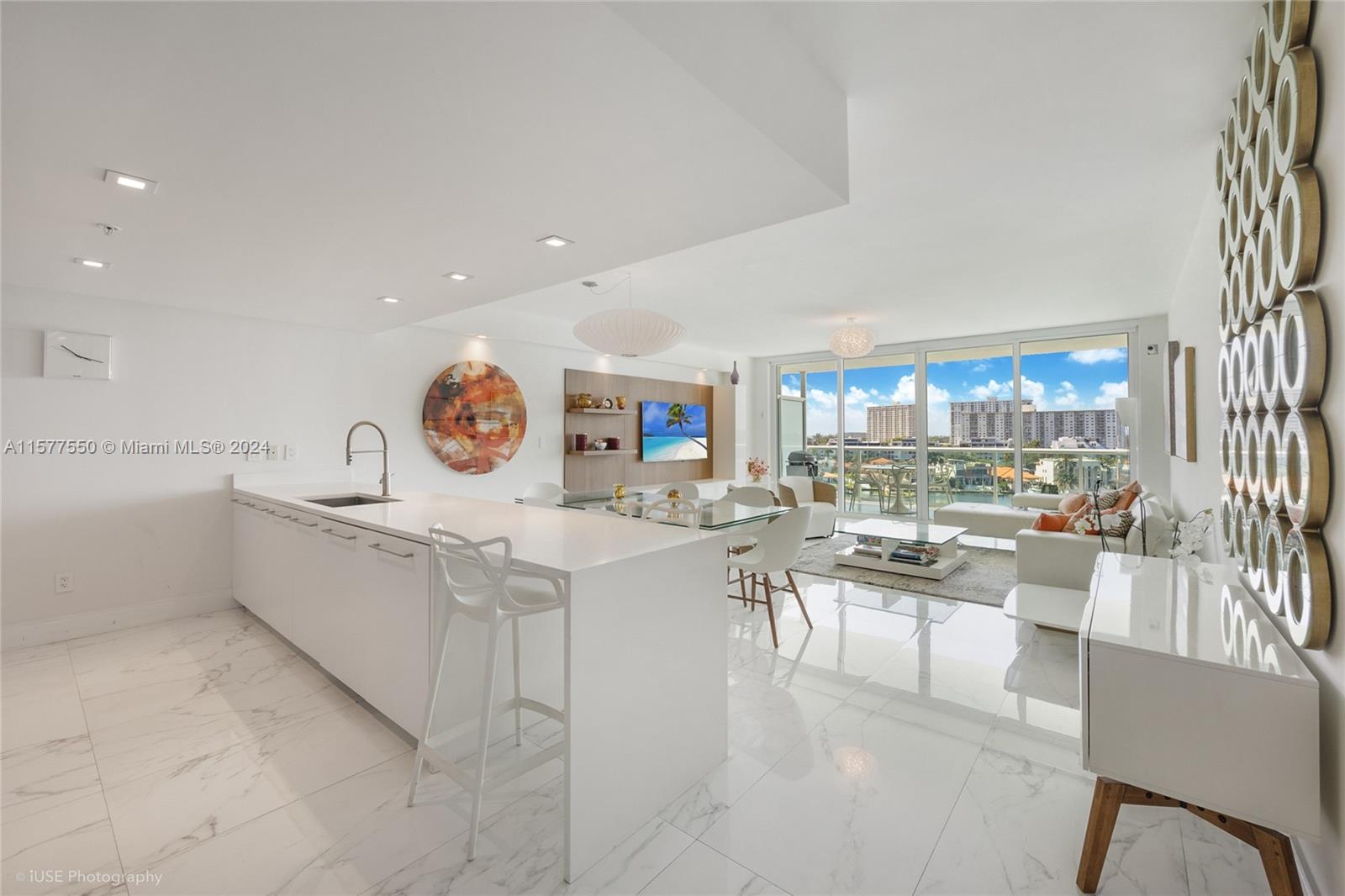 400 Sunny Isles Blvd 704