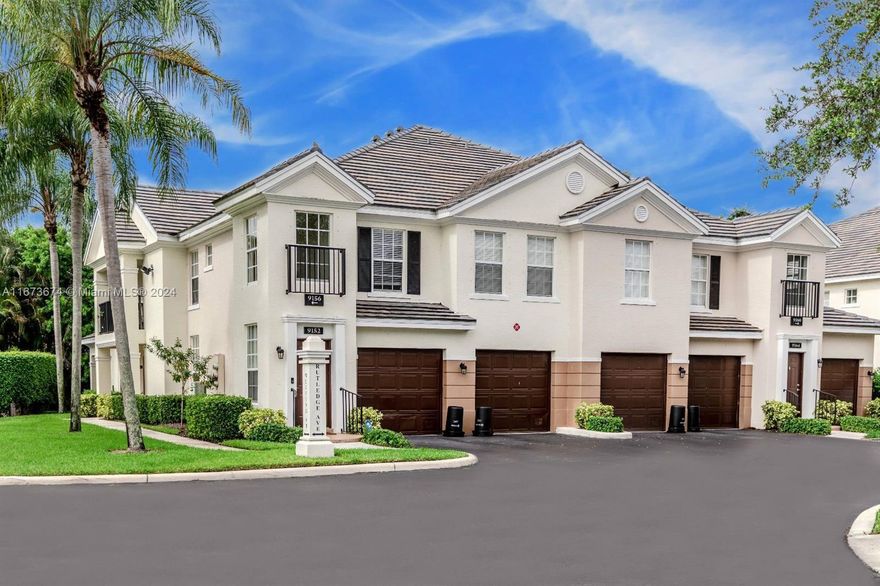 Prices, promotions, and availability are subject to change. The Charleston at Boca Raton Apartments in Boca Raton, FL is an upscale apartment community conveniently located near some of Boca Raton's most popular restaurants and shopping centers. Our apartments for rent feature the best amenities you are looking for in your new apartment home. You can feel the charm of the old South at The Charleston at Boca Raton Apartment Homes, a gated enclave community that combines the ambiance of yesteryear with today's modern conveniences. You will love coming home to your new luxury apartment. The Charleston is known for its southern elegance with award winning floor plans that feature interiors typically seen in custom homes.