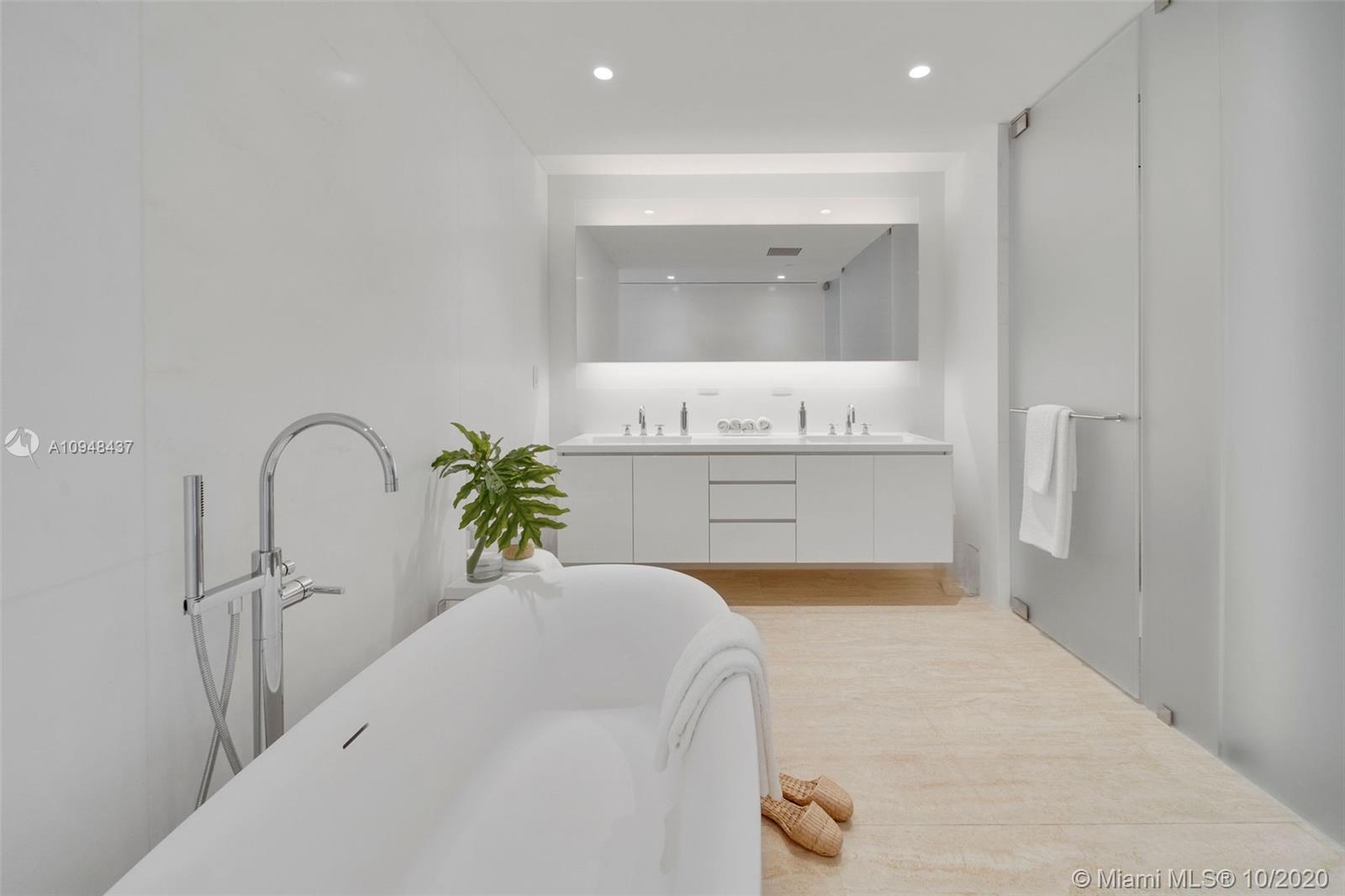 SURF CLUB CONDO - Residential