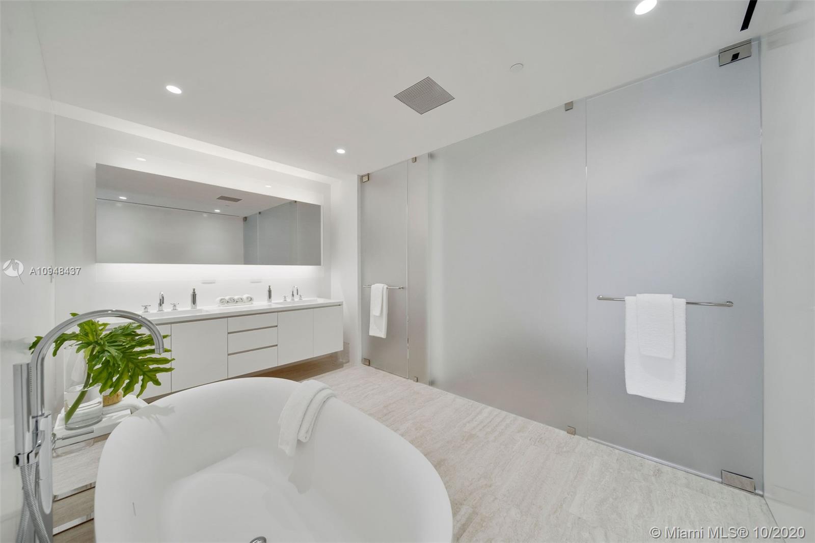 SURF CLUB CONDO - Residential