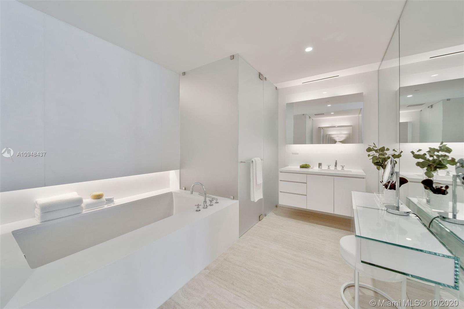 SURF CLUB CONDO - Residential