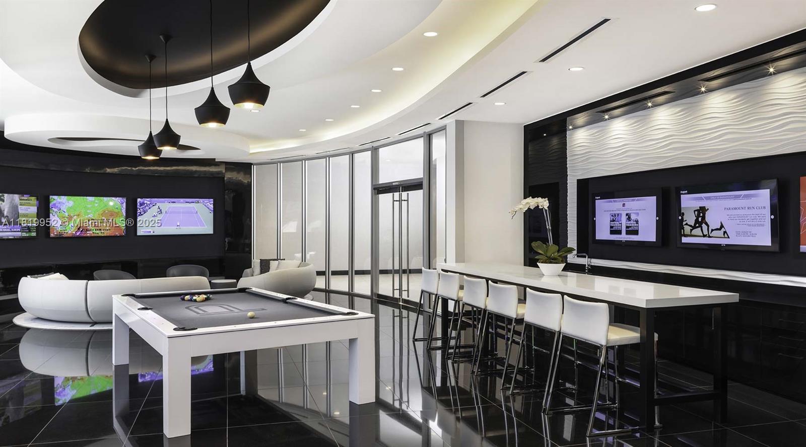 PARAMOUNT MWC - Residential