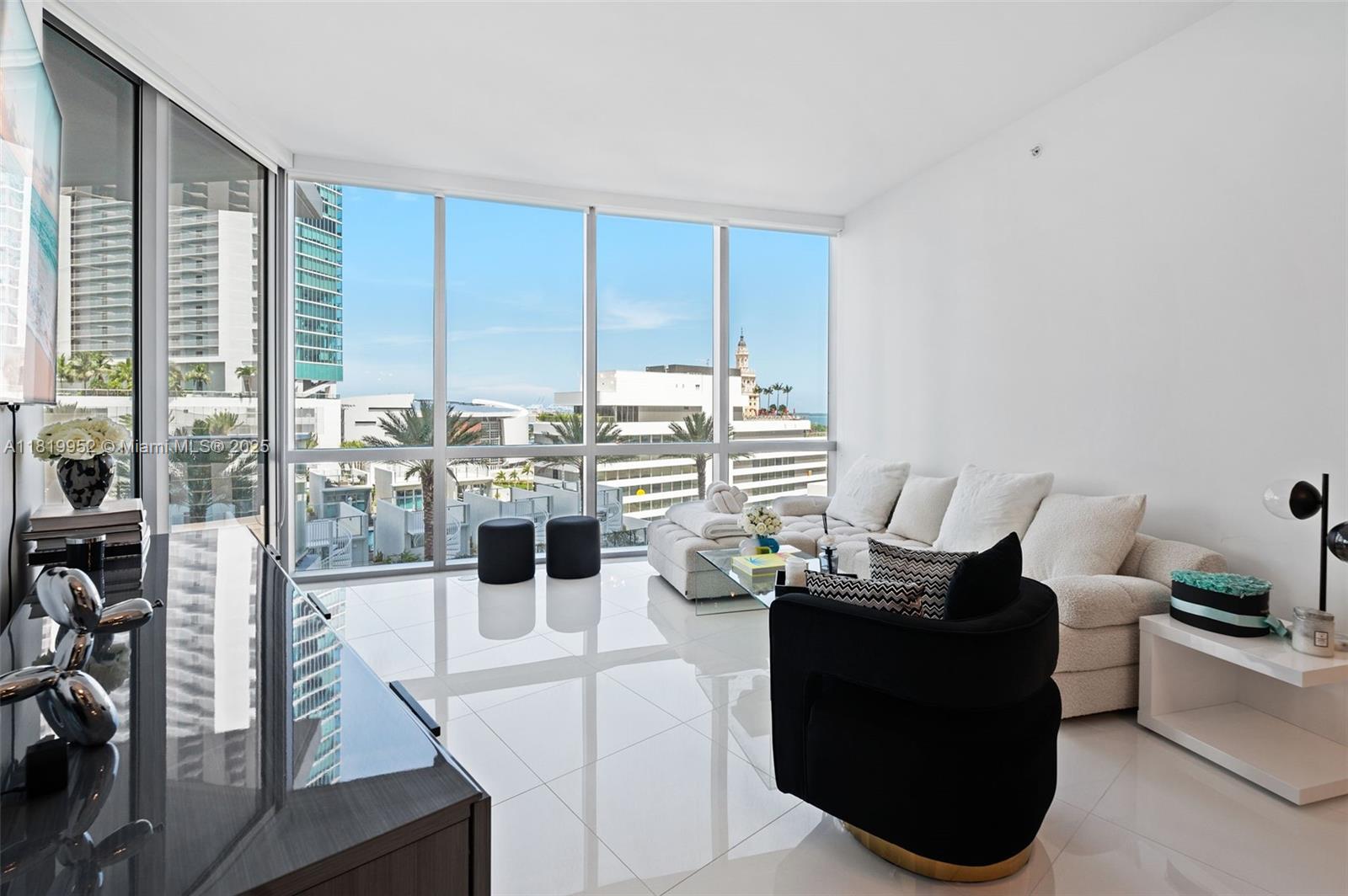 PARAMOUNT MWC - Residential