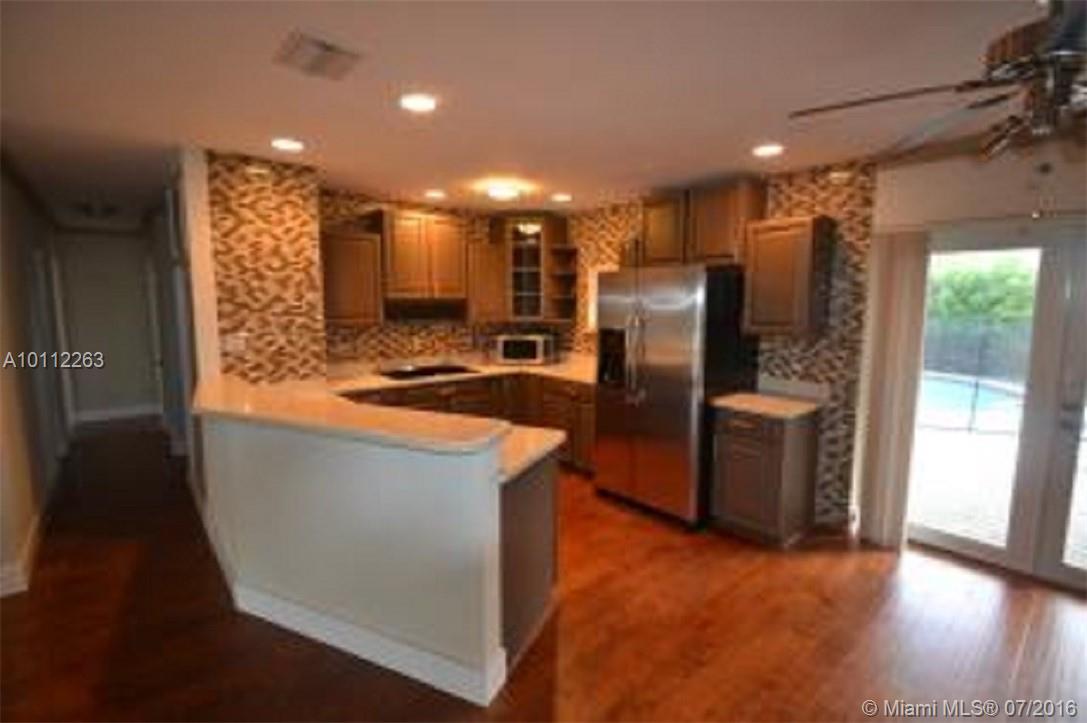 Babco Manors 39-15 B - Residential Lease