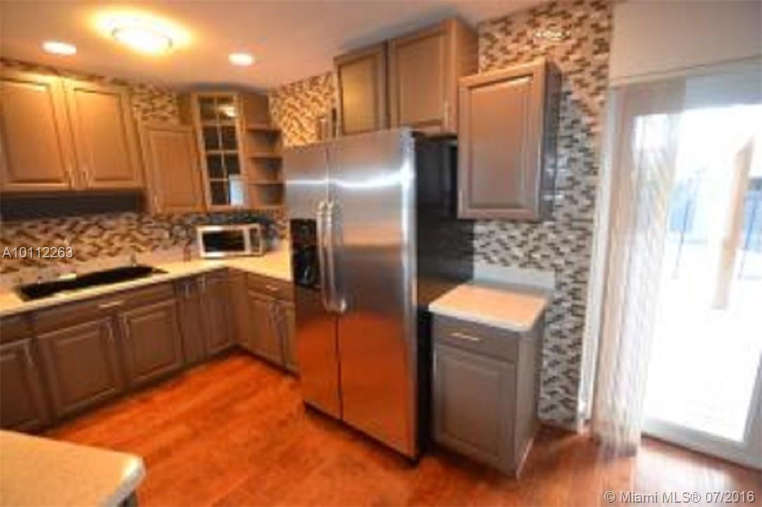 Babco Manors 39-15 B - Residential Lease