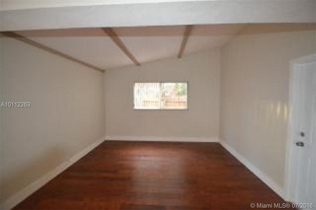 Babco Manors 39-15 B - Residential Lease