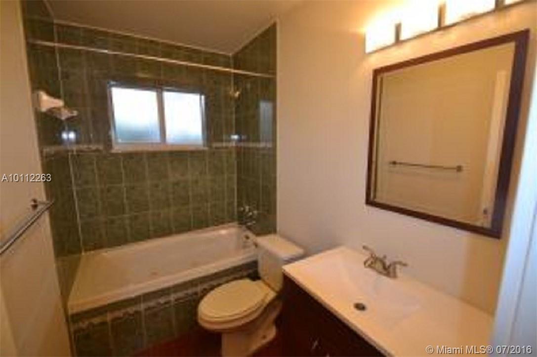 Babco Manors 39-15 B - Residential Lease