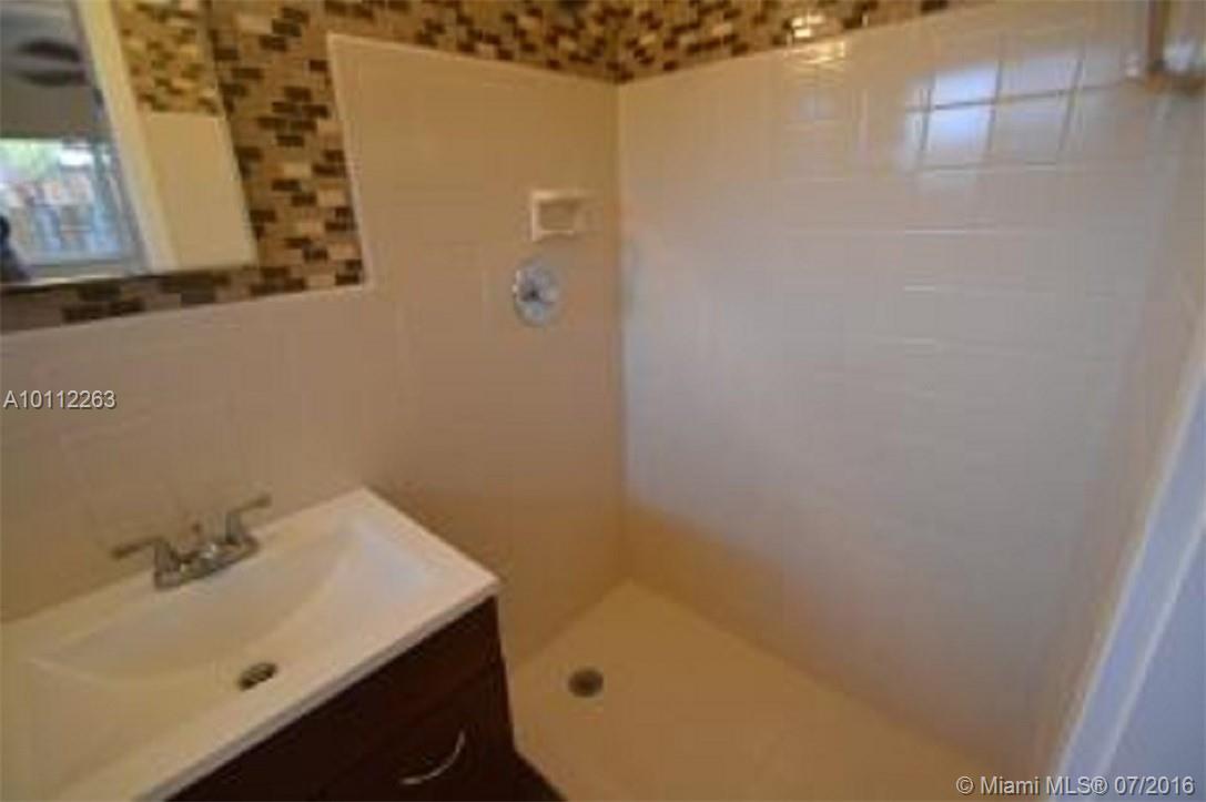 Babco Manors 39-15 B - Residential Lease