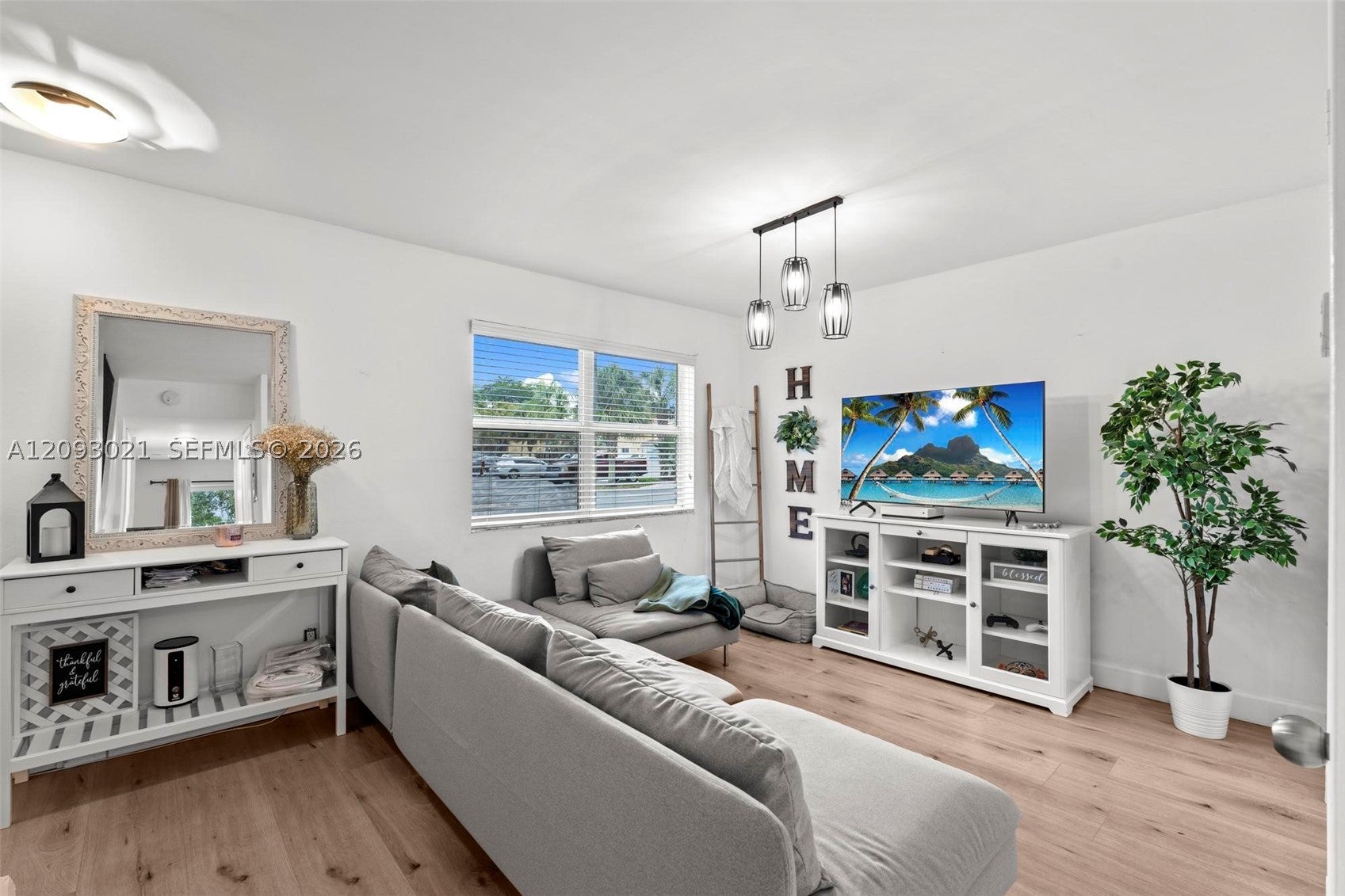 10729 La Placida Dr 3-4