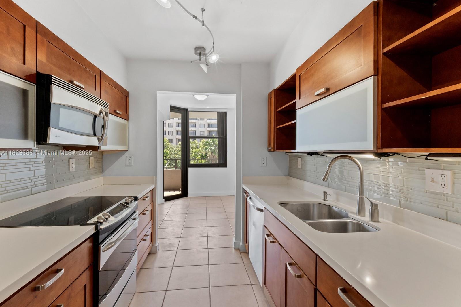 Rental Property at 161 Crandon Blvd 426, Key Biscayne, Miami-Dade County, Florida - Bedrooms: 2 
Bathrooms: 2  - $6,000 MO.