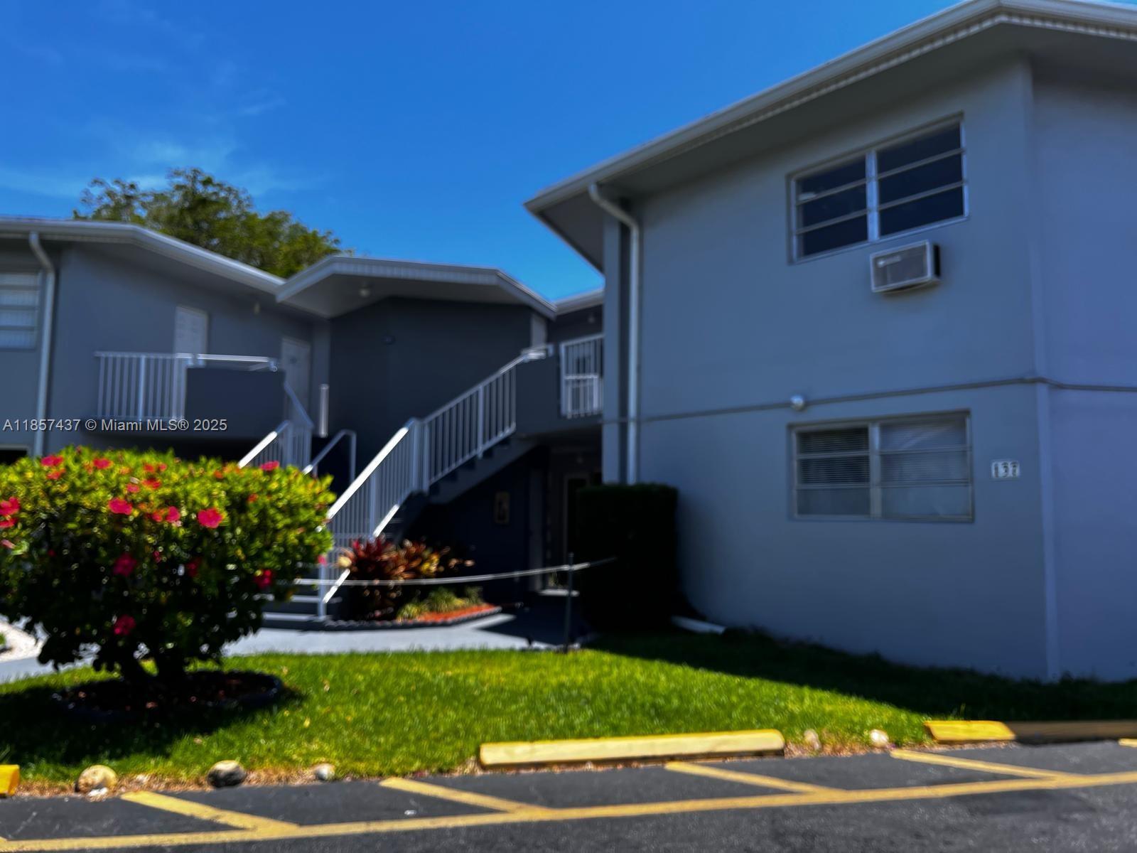 "This well-maintained unit, #137, for rent, located at 1723 NE Miami Gardens Dr., is in good overall condition." TwoBed/One Bath plus Den, Very good Location. Ten minutes from Aventura Mall and Beaches. Area withtransportation stop at the entrance of building and Sky Lake shops across the street.