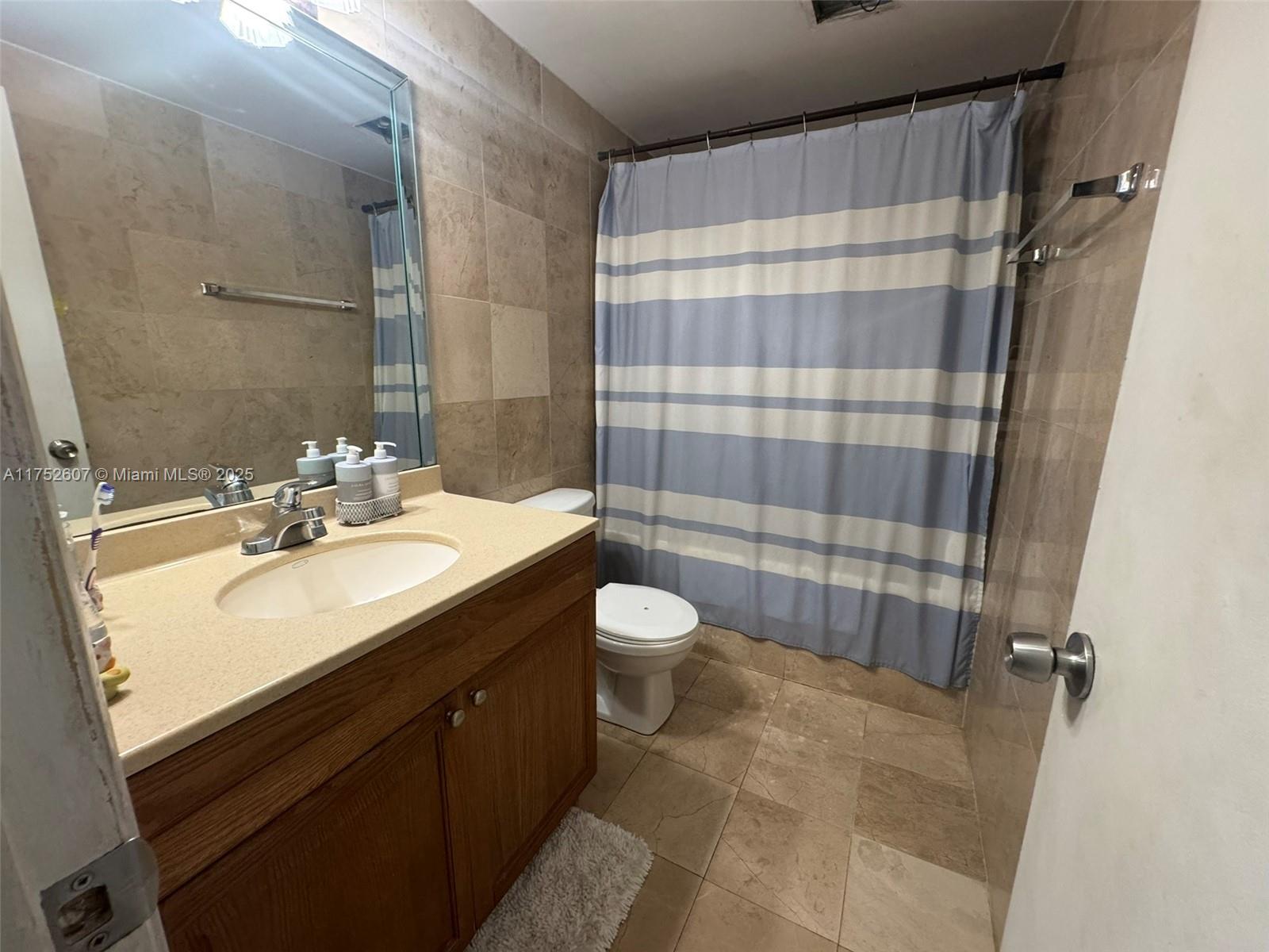 EVENING STAR CONDO - Residential