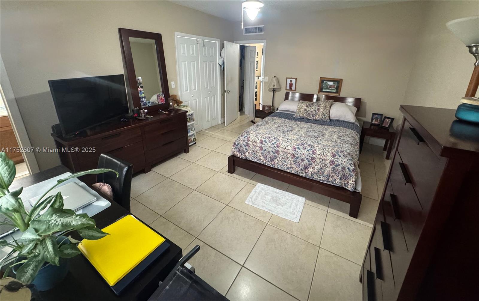 EVENING STAR CONDO - Residential