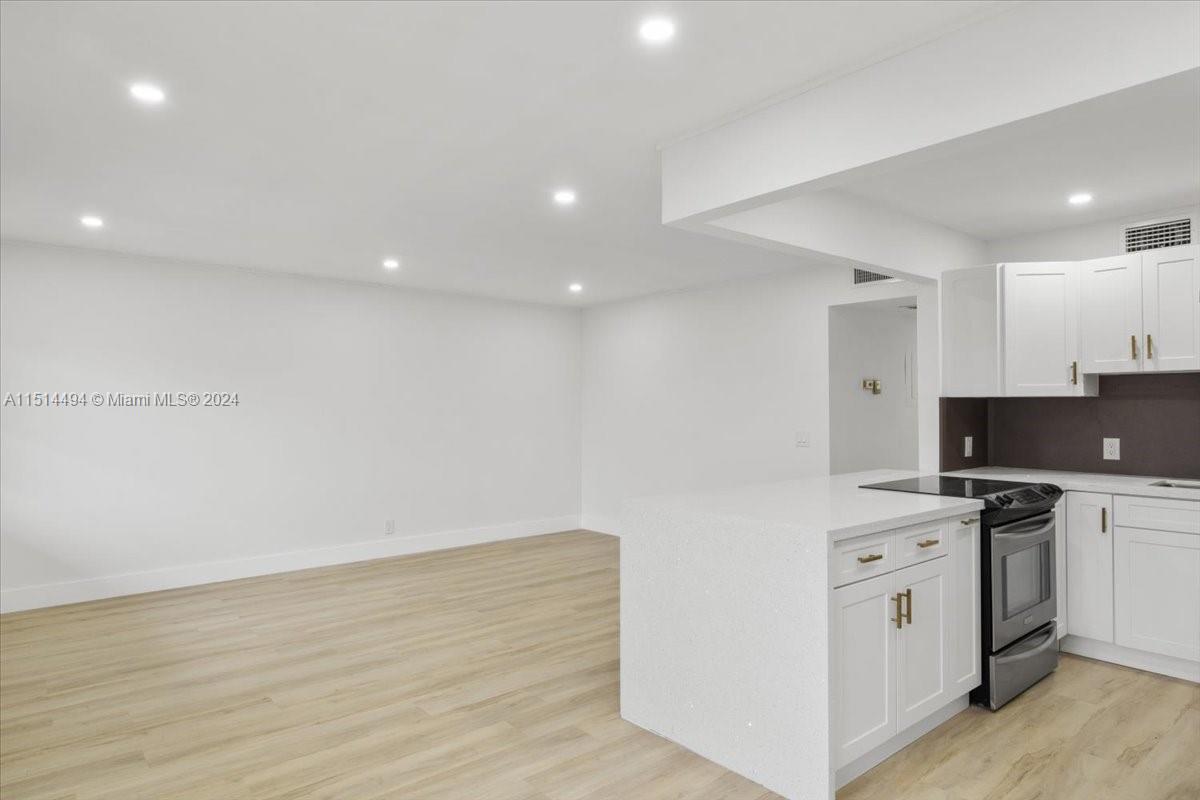 KINGSLEY AT CENTURY VILLA - Residential