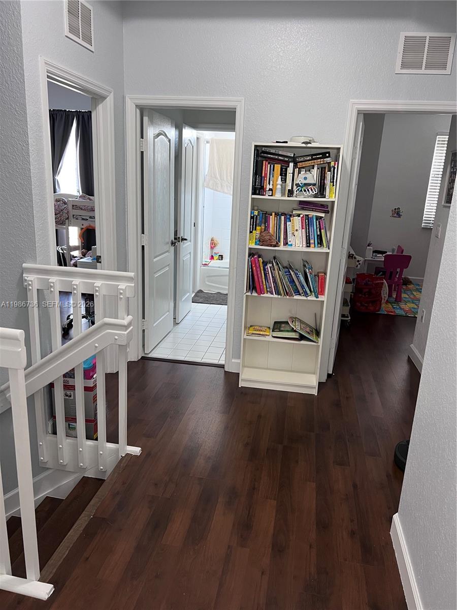 ISLANDS AT DORAL TOWNHOME - Residential Lease