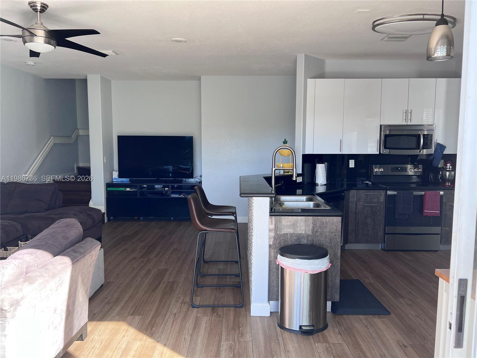 ISLANDS AT DORAL TOWNHOME - Residential Lease