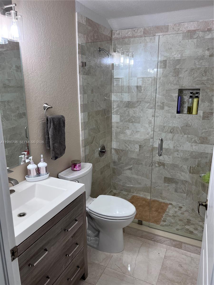 ISLANDS AT DORAL TOWNHOME - Residential Lease