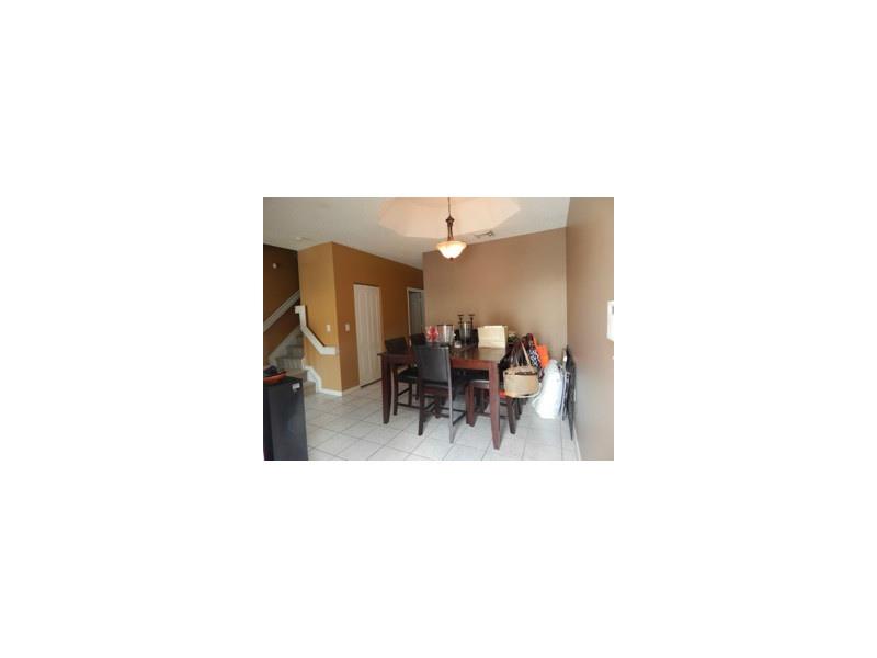 OAK VILLAS - Residential Lease