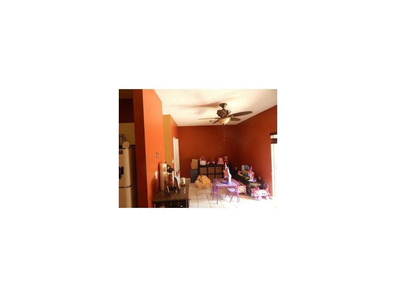 OAK VILLAS - Residential Lease