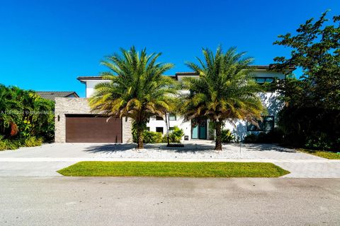 Photo of 10151 SW 3rd St, Plantation, FL 33324 (MLS # A11916324)