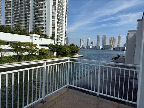 3745 NE 171st St 40 North Miami Beach FL 33160