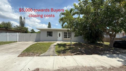 5621 Cleveland St Hollywood FL 33021