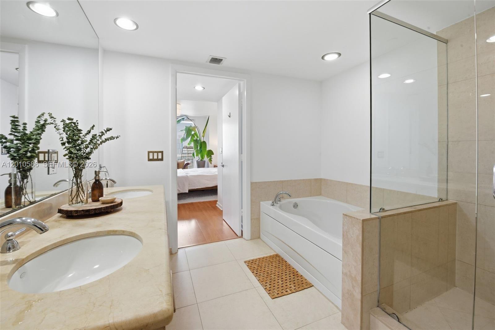 50 BISCAYNE CONDO - Residential