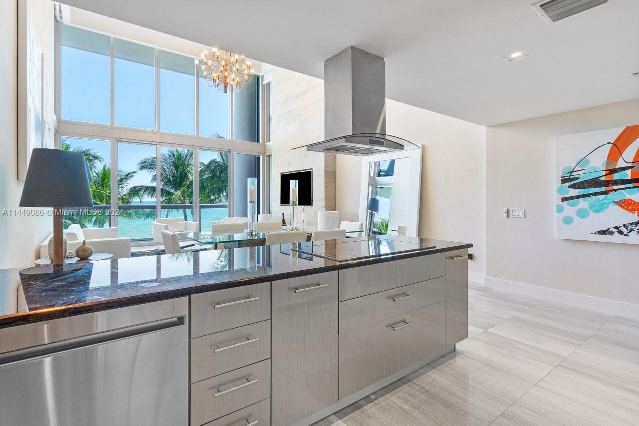 NORTH CARILLON BEACH COND - Residential