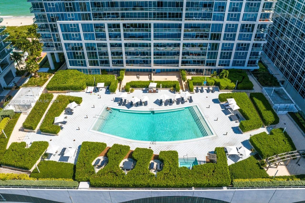 NORTH CARILLON BEACH COND - Residential