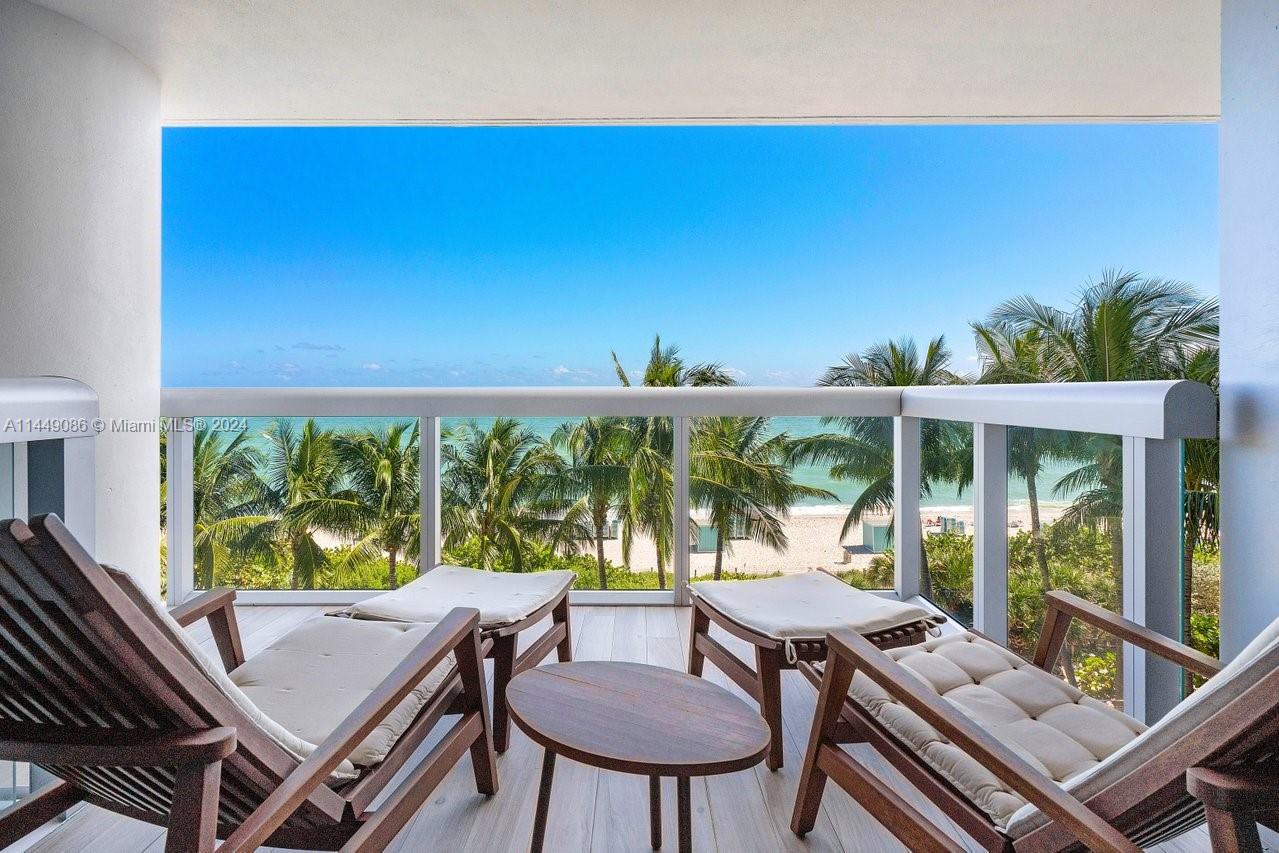 NORTH CARILLON BEACH COND - Residential