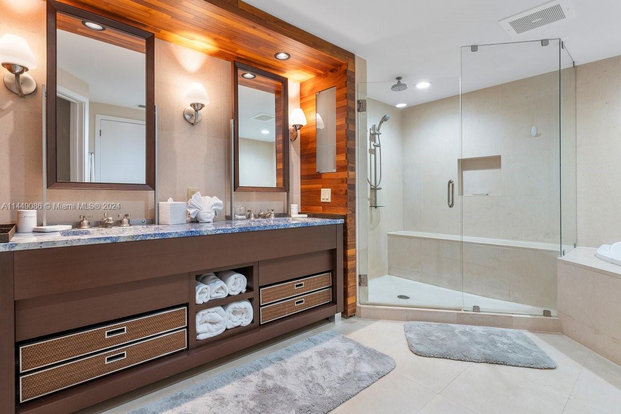 NORTH CARILLON BEACH COND - Residential