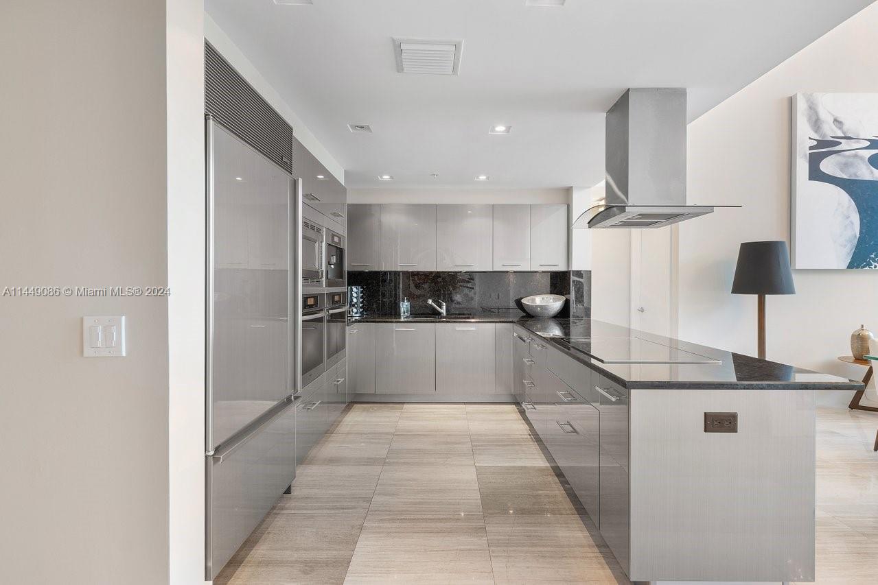 NORTH CARILLON BEACH COND - Residential