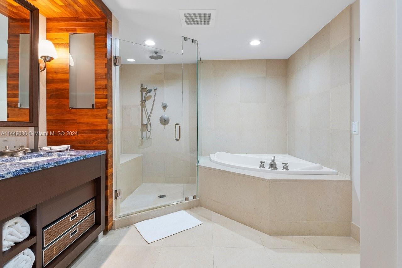 NORTH CARILLON BEACH COND - Residential