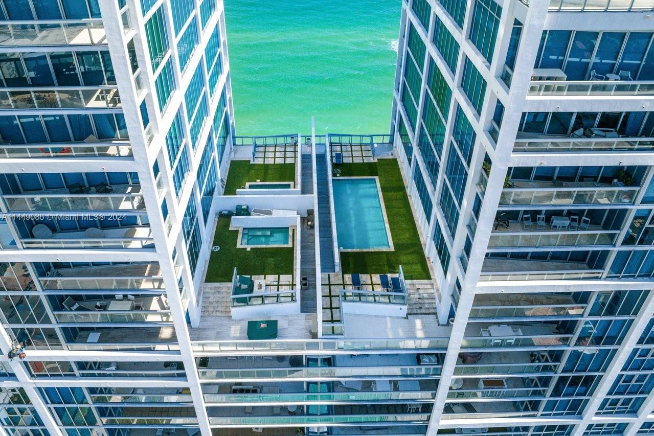 NORTH CARILLON BEACH COND - Residential