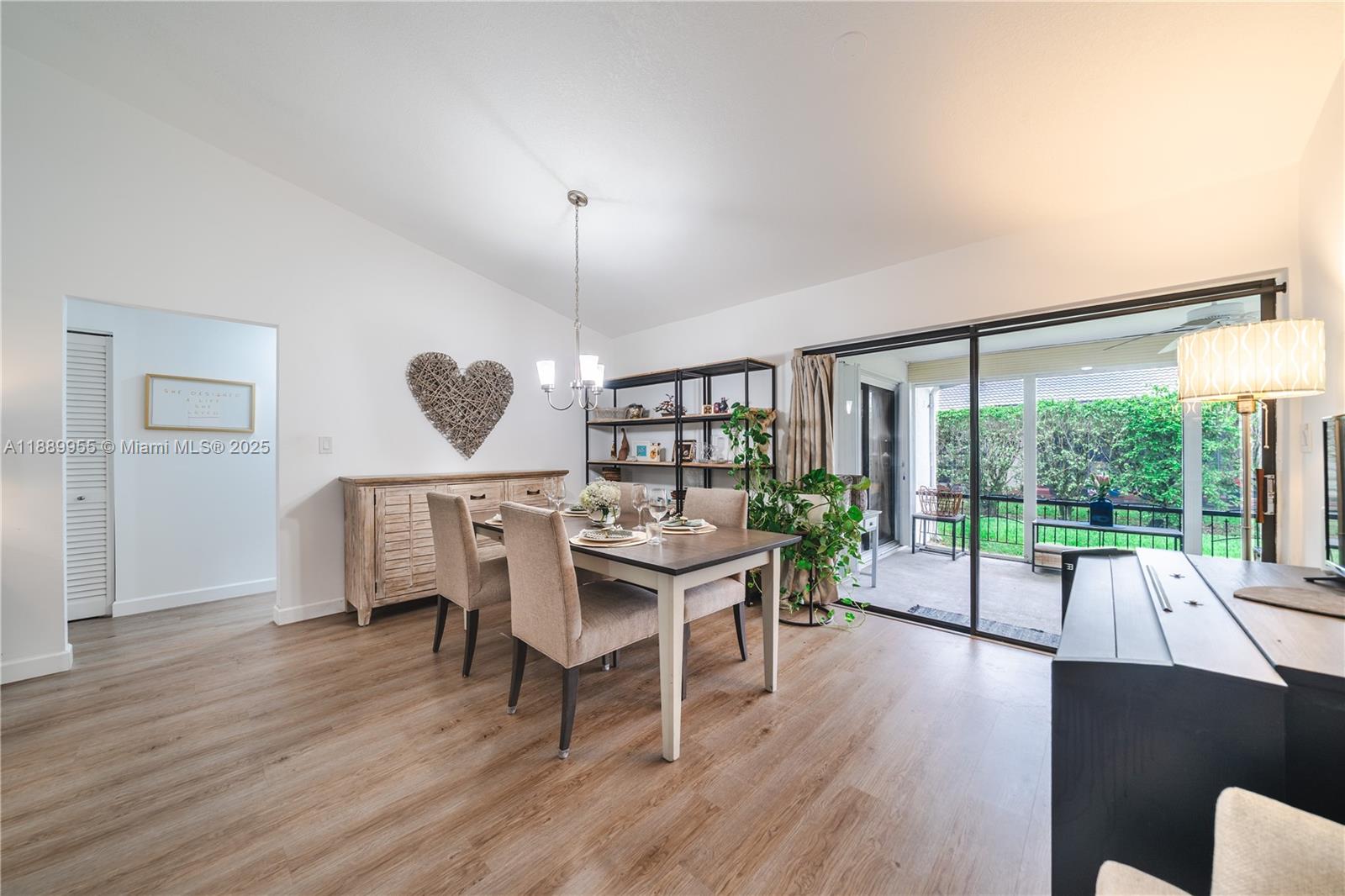 CLOVERFIELD - Residential