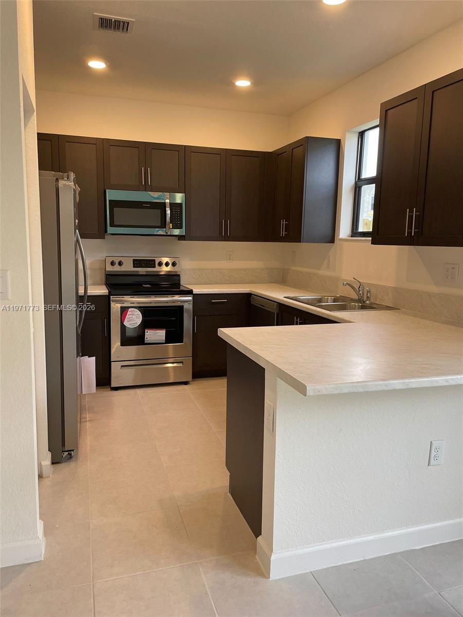 PINE ISLE - Residential