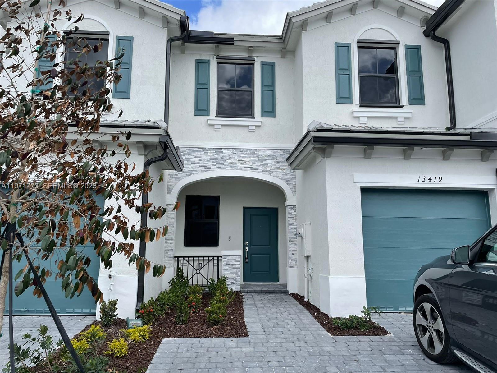 PINE ISLE - Residential