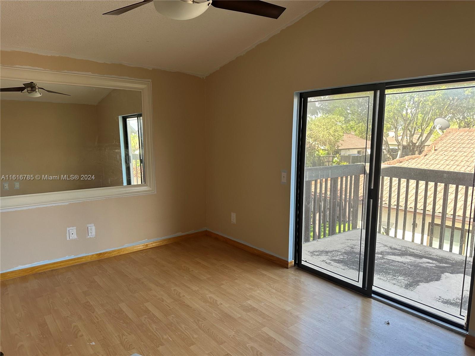 LAKES MEADOW VILG HOMES C - Residential Lease