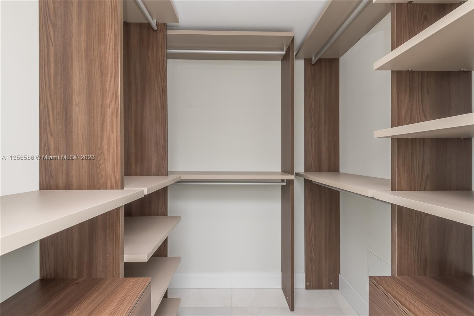 ARIA ON THE BAY CONDO - Residential