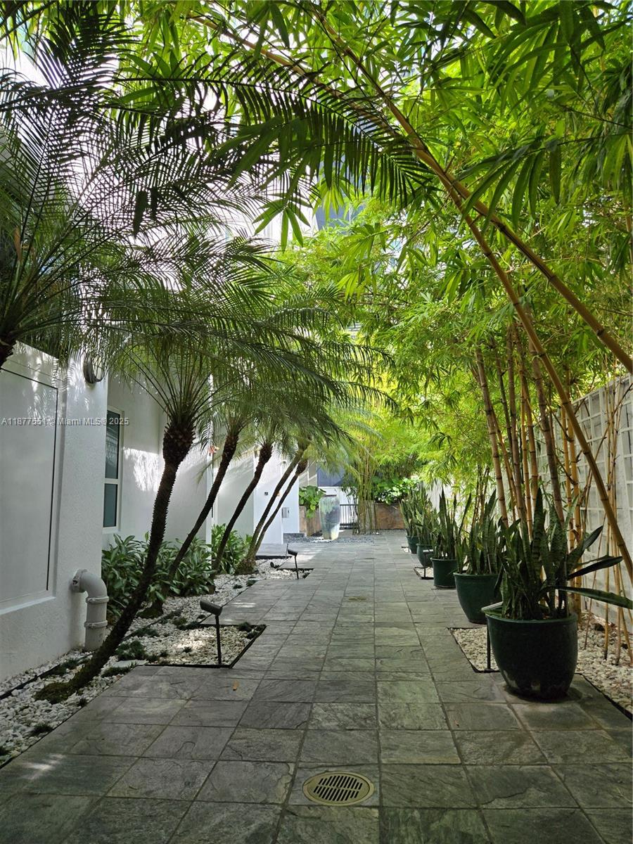 THE LOFT DOWNTOWN CONDO - Residential Lease