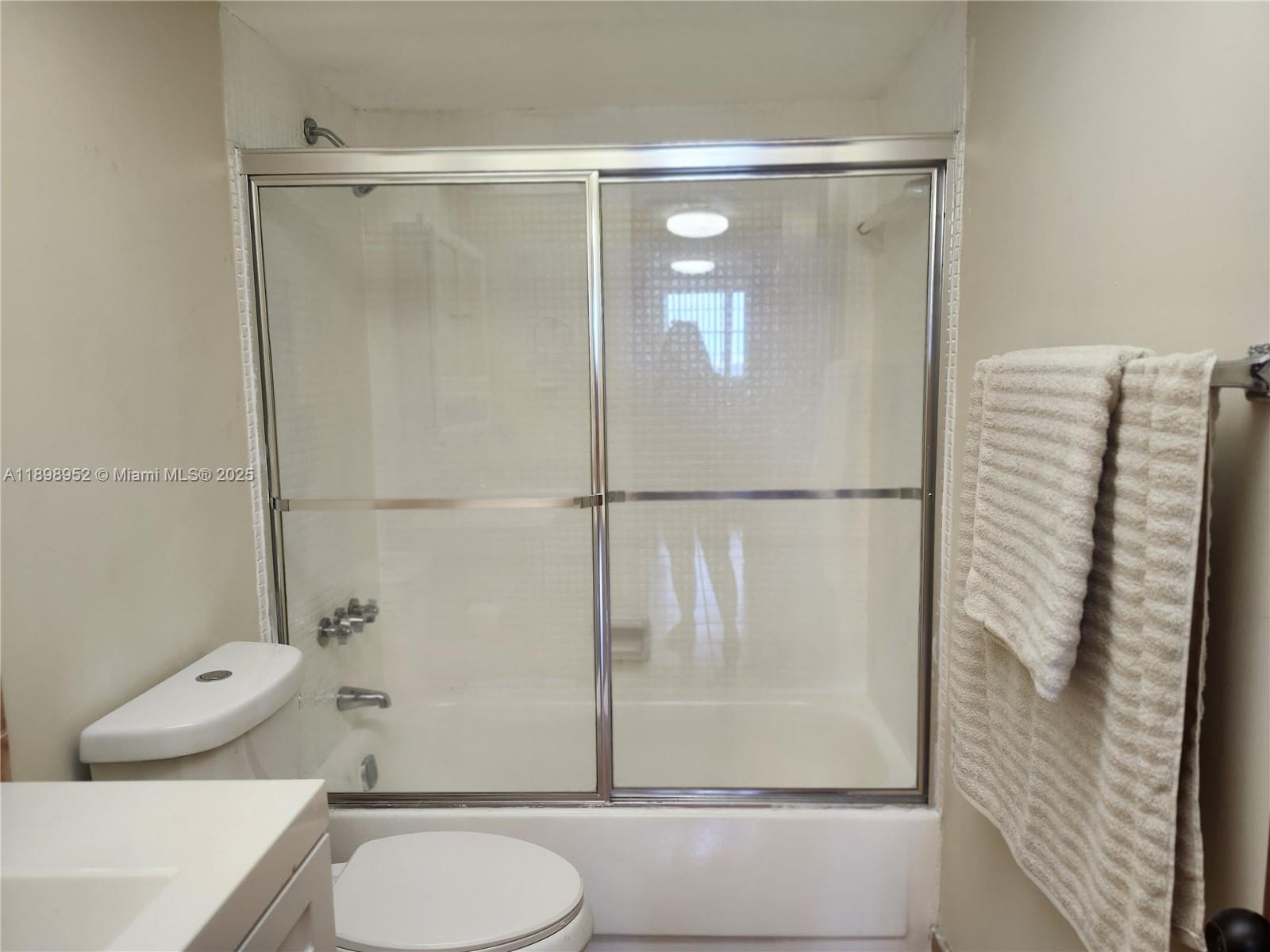 THREE HORIZONS SOUTH COND - Residential Lease