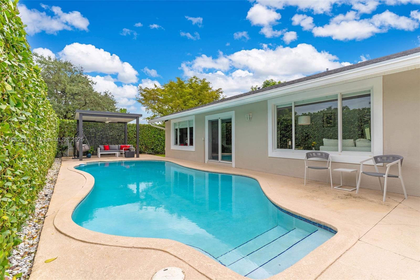 CARAVEL COUNTRY - Residential