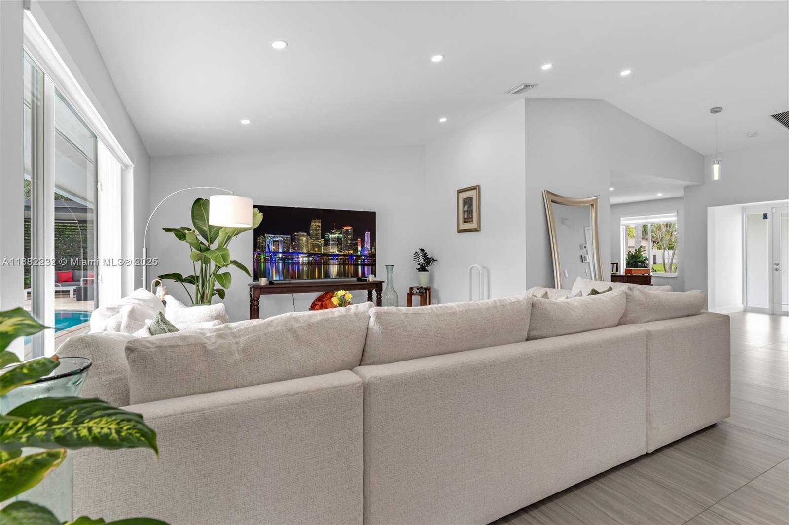 CARAVEL COUNTRY - Residential