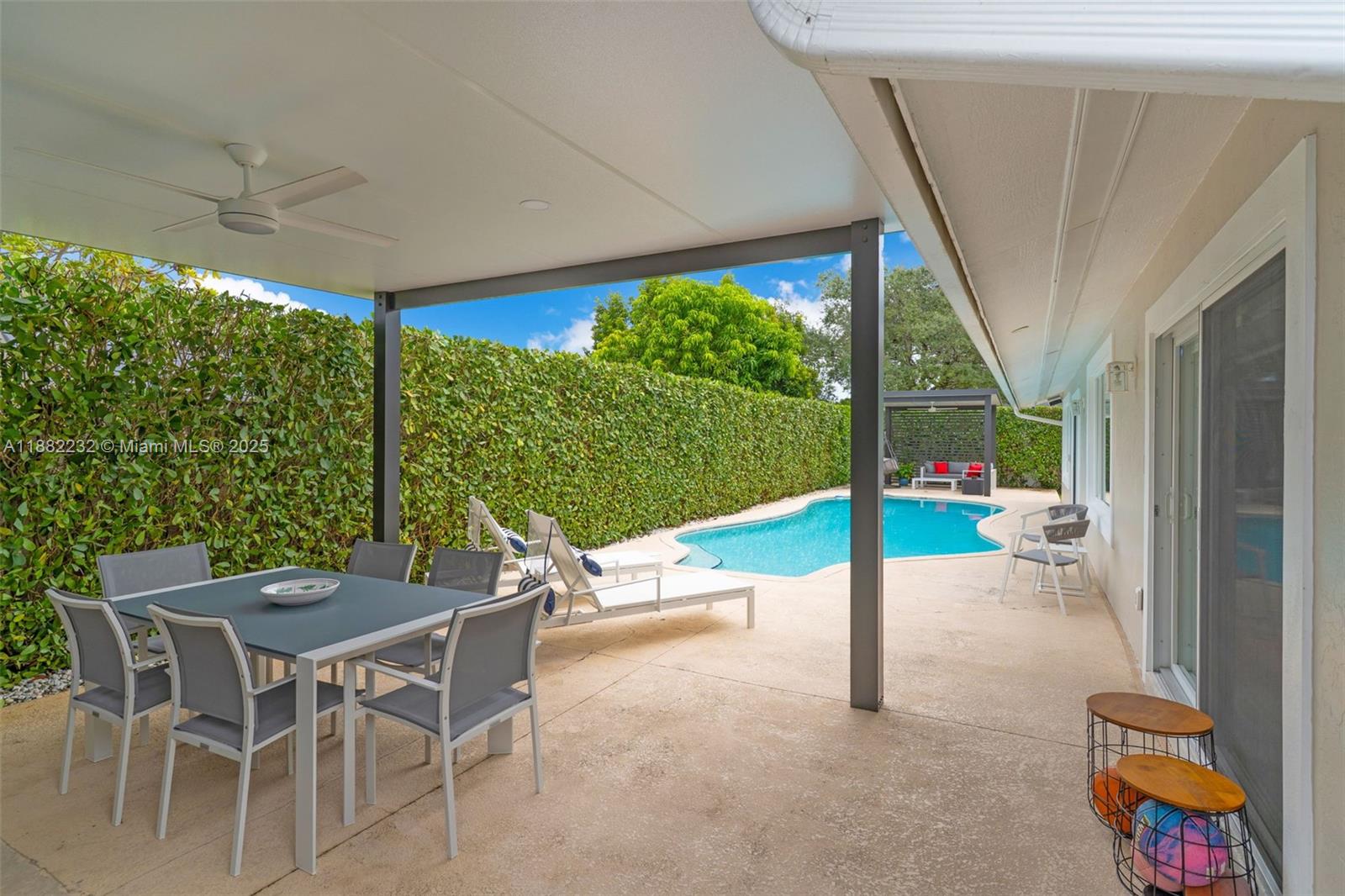 CARAVEL COUNTRY - Residential