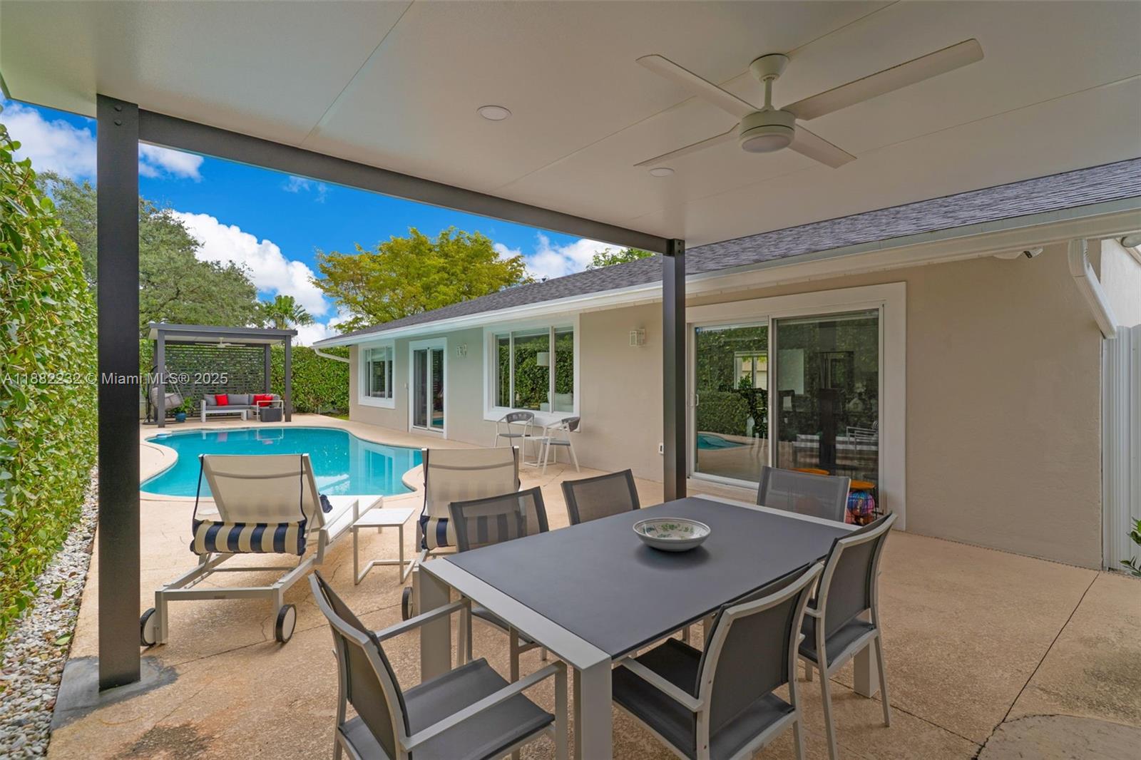 CARAVEL COUNTRY - Residential