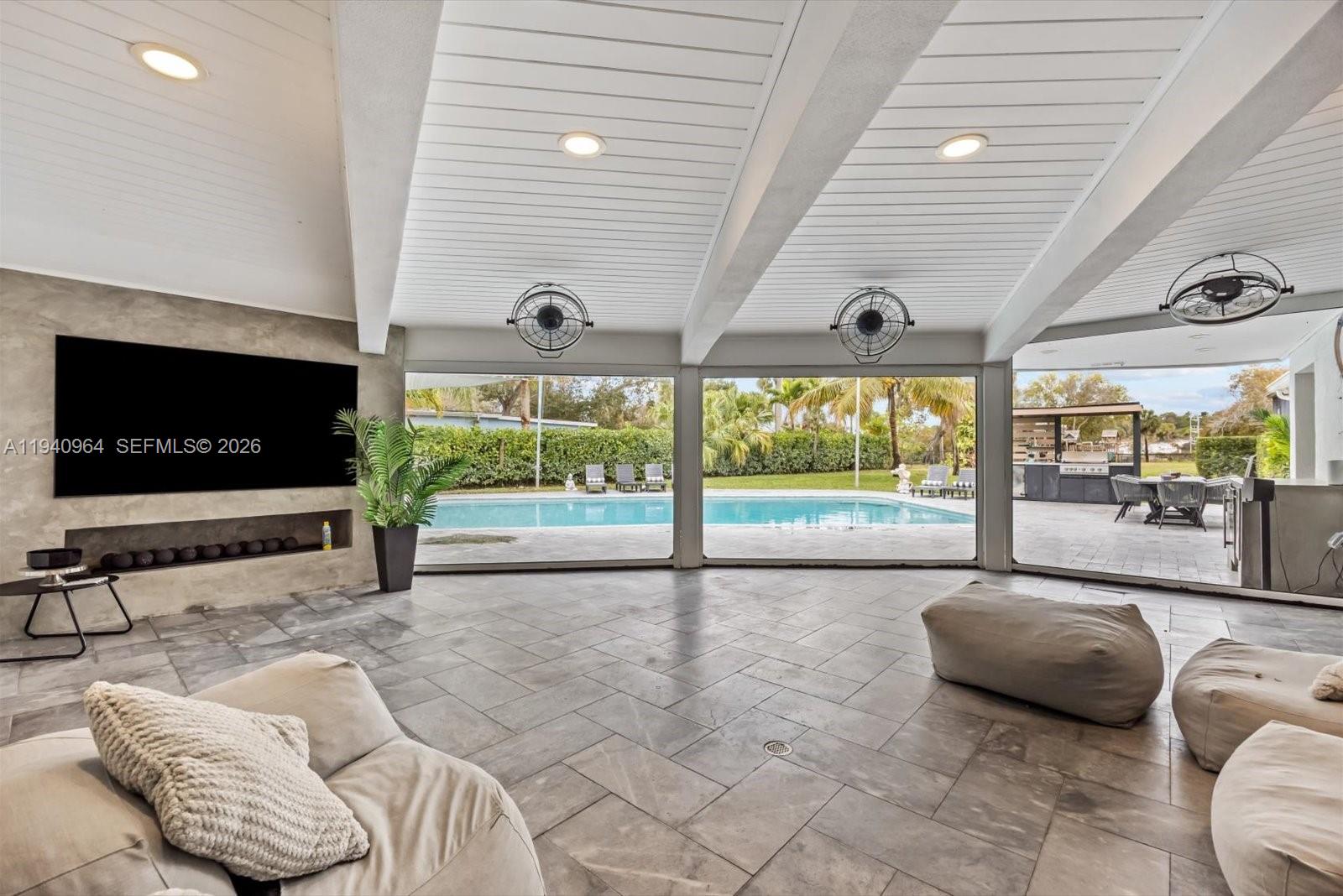 METES AND BOUNDS - Residential
