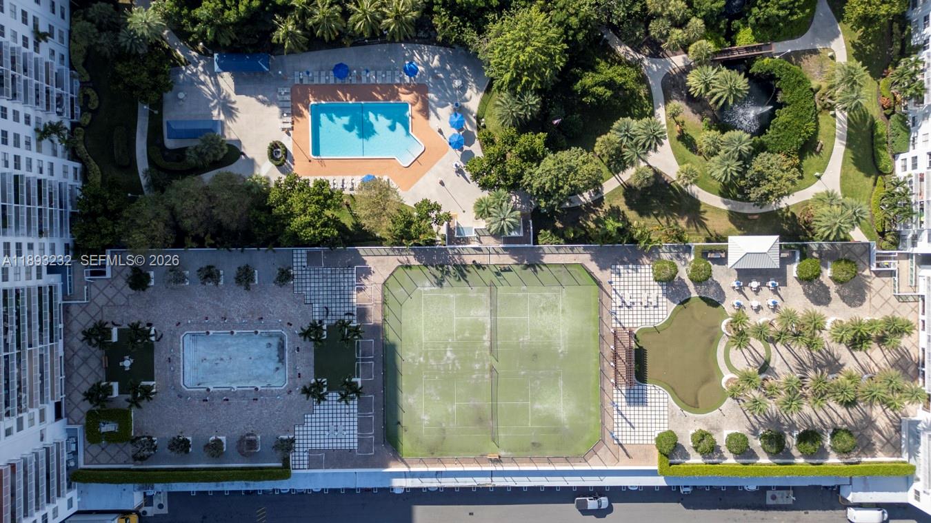 ADMIRALS PORT CONDO WEST - Residential