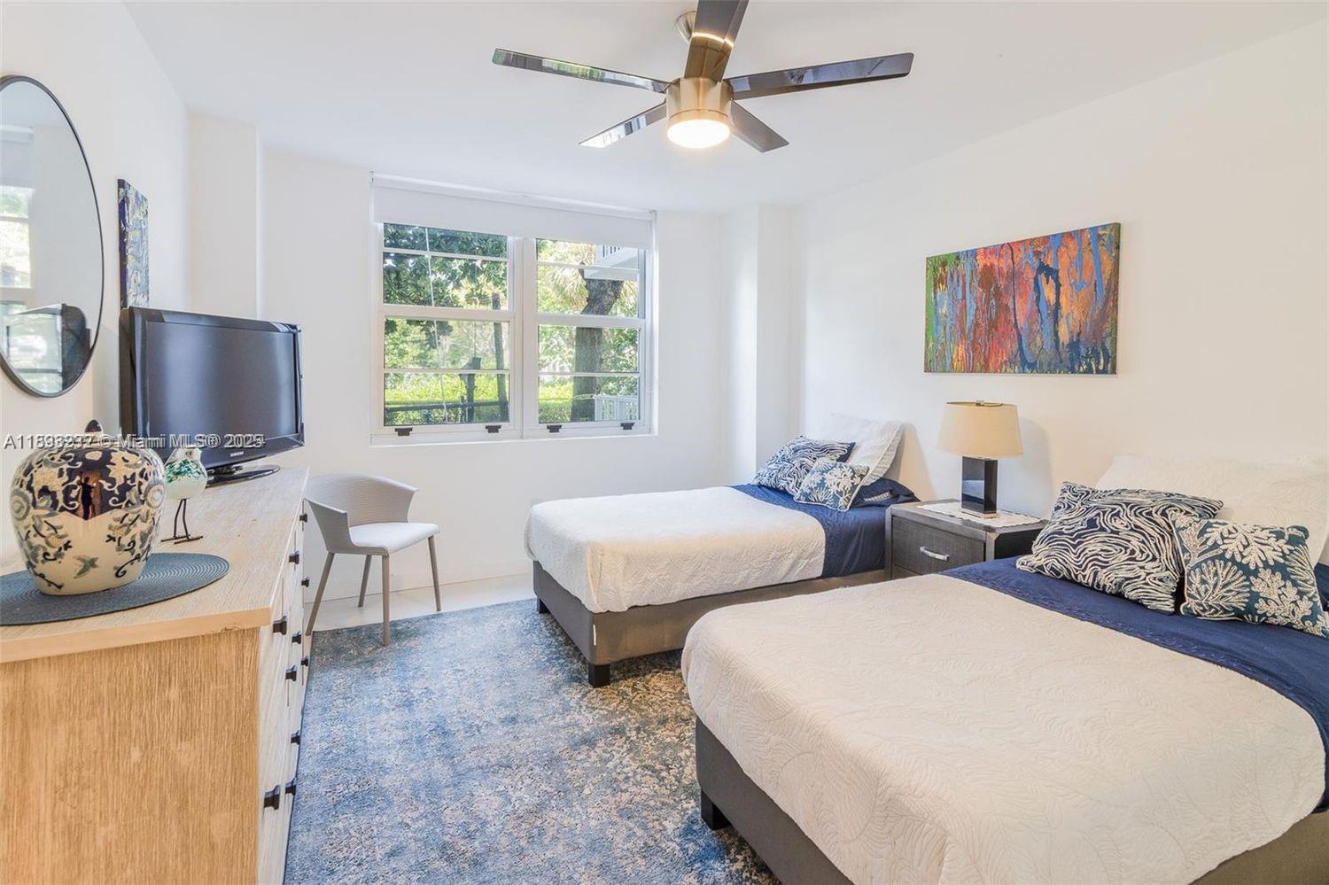 ADMIRALS PORT CONDO WEST - Residential