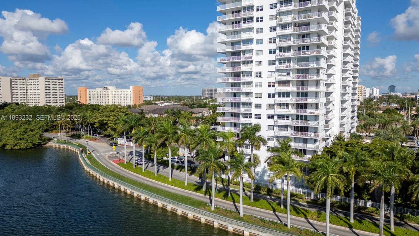 ADMIRALS PORT CONDO WEST - Residential