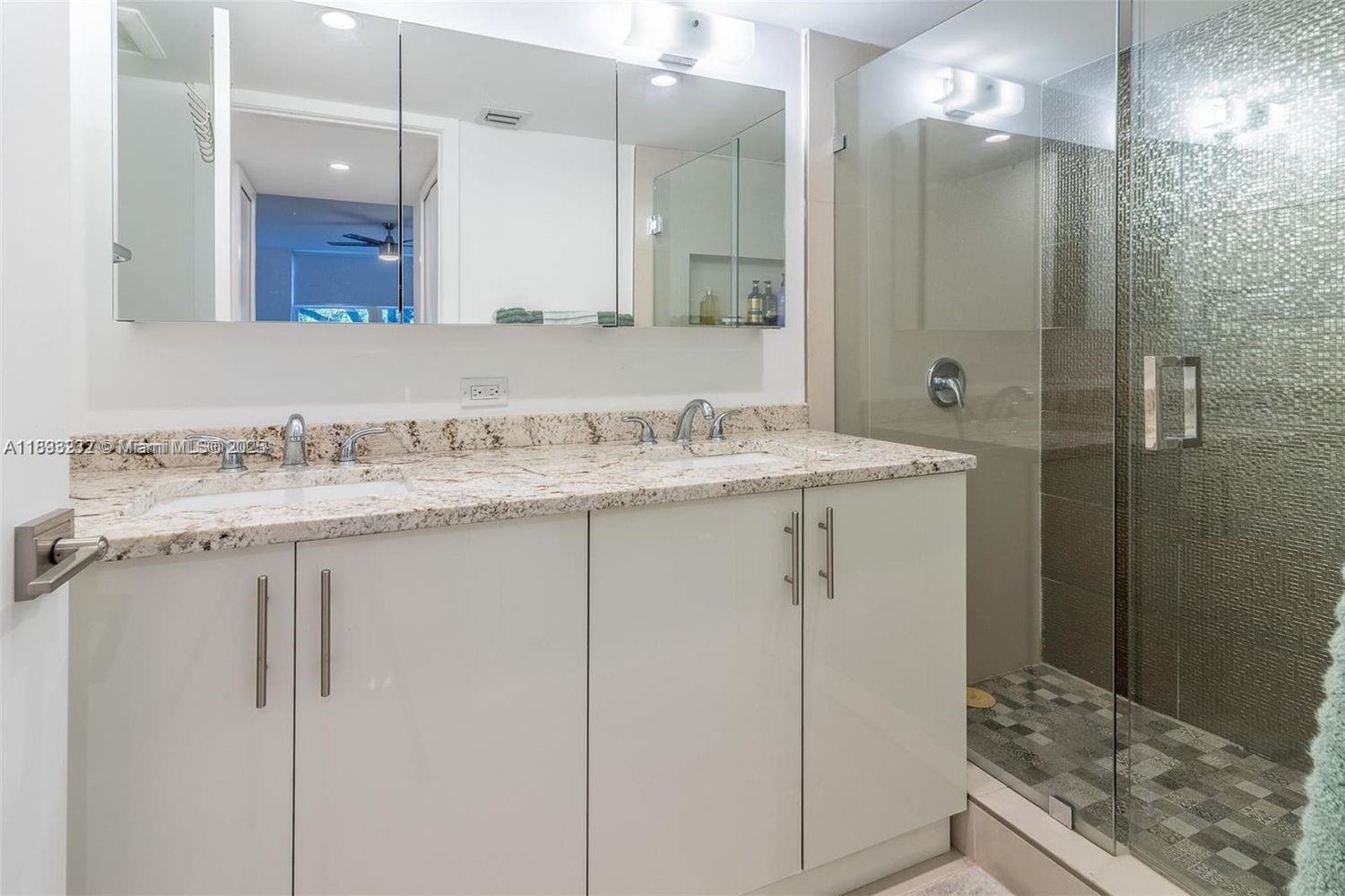 ADMIRALS PORT CONDO WEST - Residential